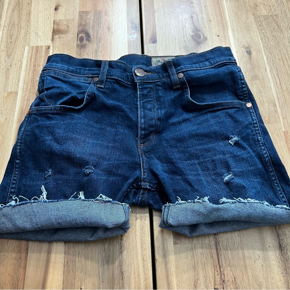 Wrangler Crank Distressed Denim Shorts W32 Cuffed Raw Hem Stretch